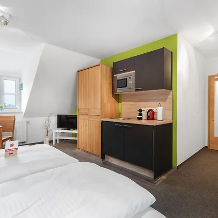 فندق Schieners & Apfelhof 3*