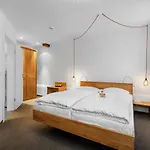 Schieners & Apfelhof 3*