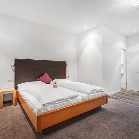 Otel Schieners & Apfelhof 3*