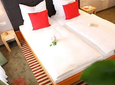 Schieners & Apfelhof Hotel 3*